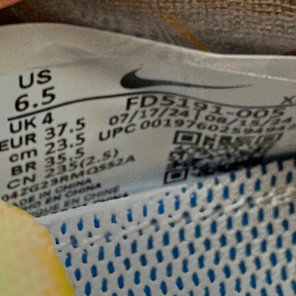 Women’s Nike ZoomX Zegama 2 FD5191-005 Phantom / Khaki Size: 6.5 NEW - Picture 11 of 12